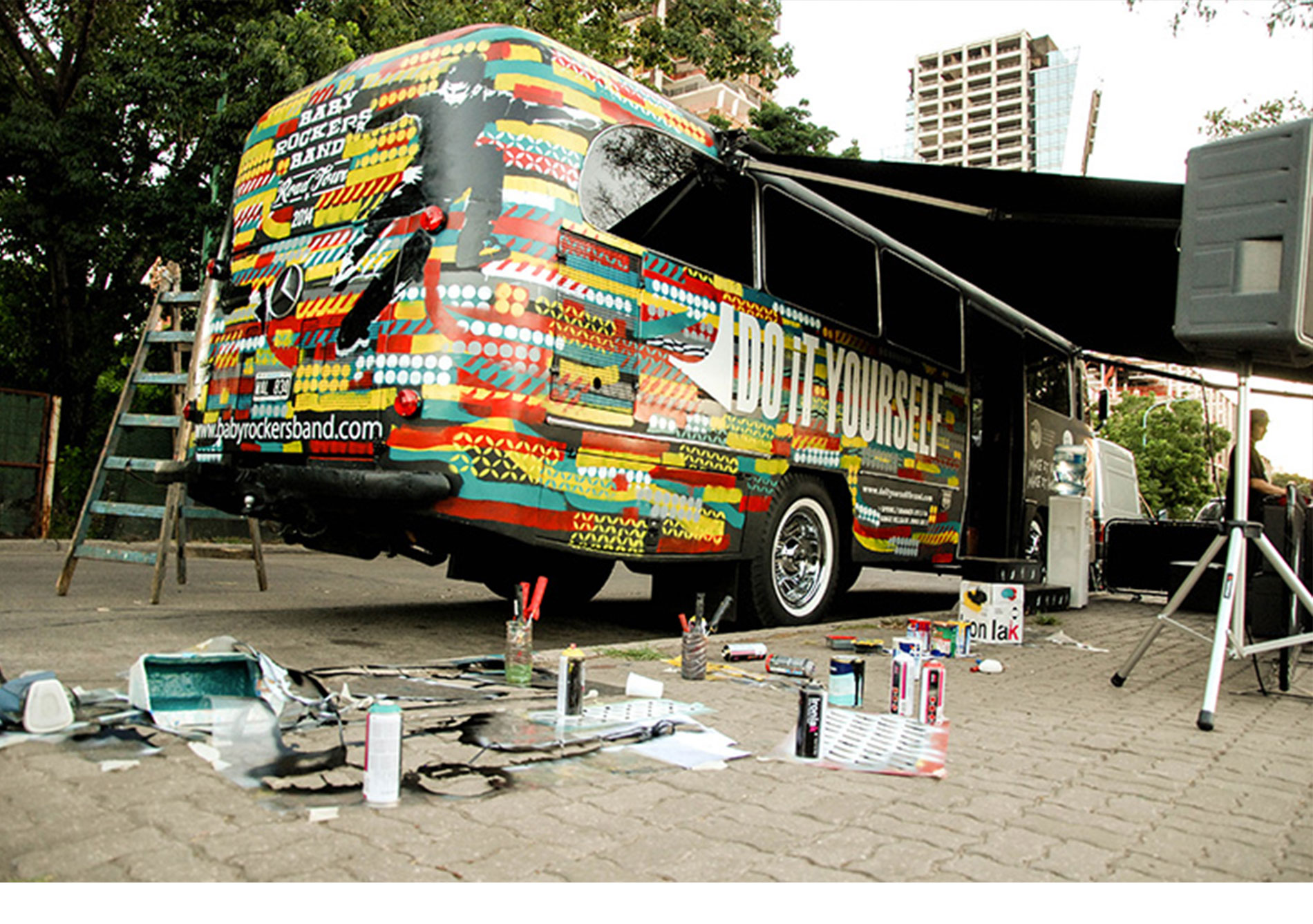 DIY Bus Artistic Intervention